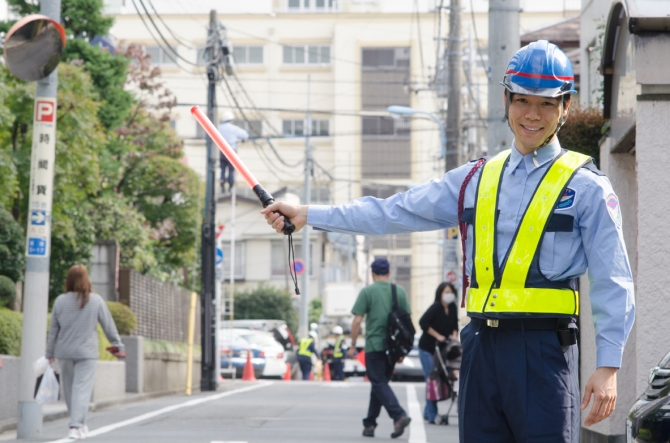 交通誘導警備スタッフ 10名 ニューリージョブ